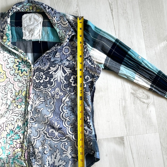 Beautiful Cino button down shirt size medium - Picture 9 of 9